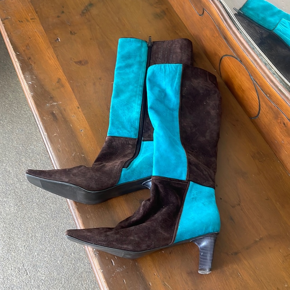 BOB MACKIE SUEDE BOOTS SIZE 9
